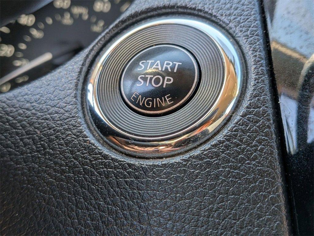 Used 2017 Nissan Rogue SV image 21