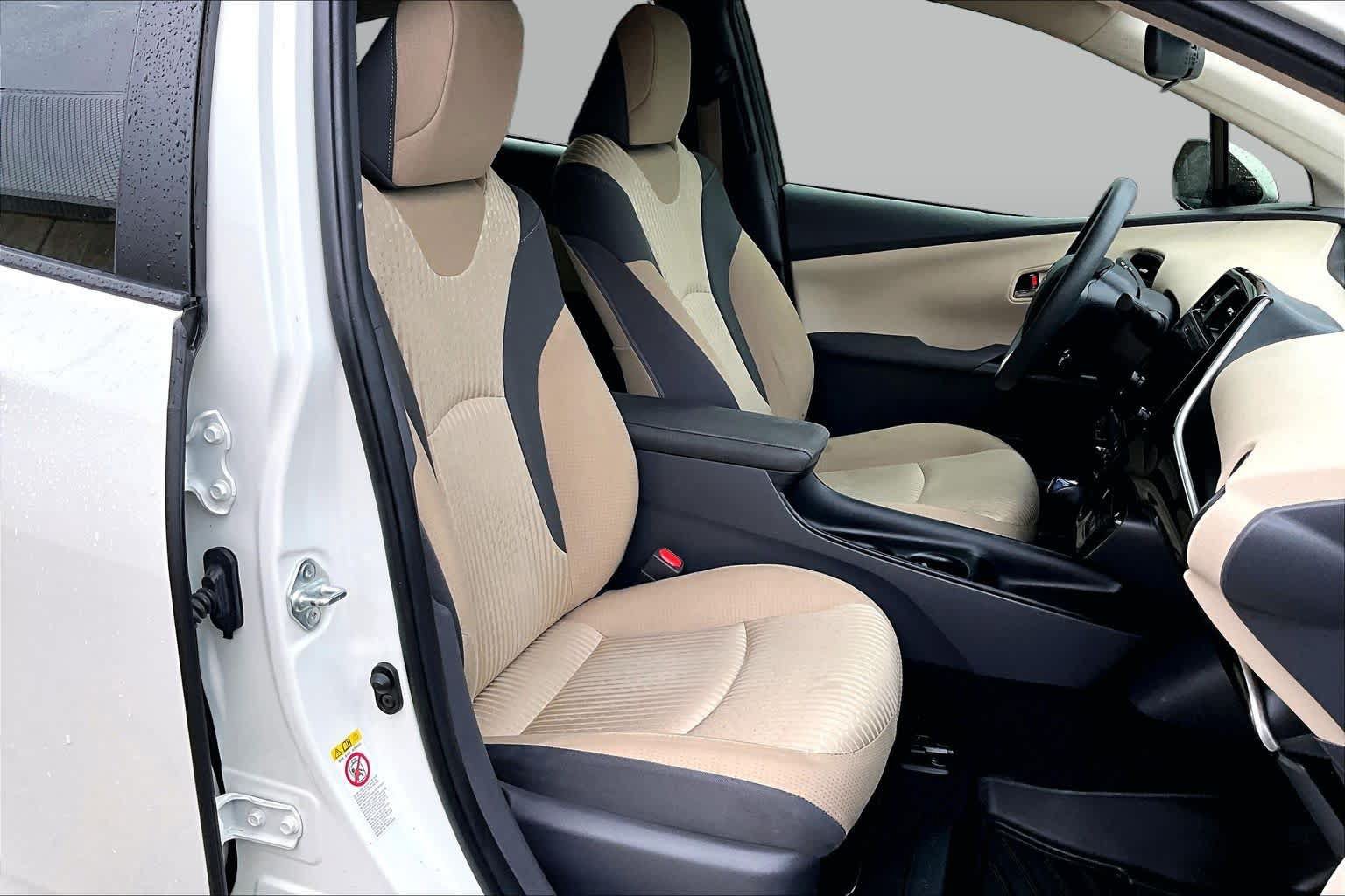 Used 2018 Toyota Prius Two w/ Prius Two Safety Plus Package FWD image 9