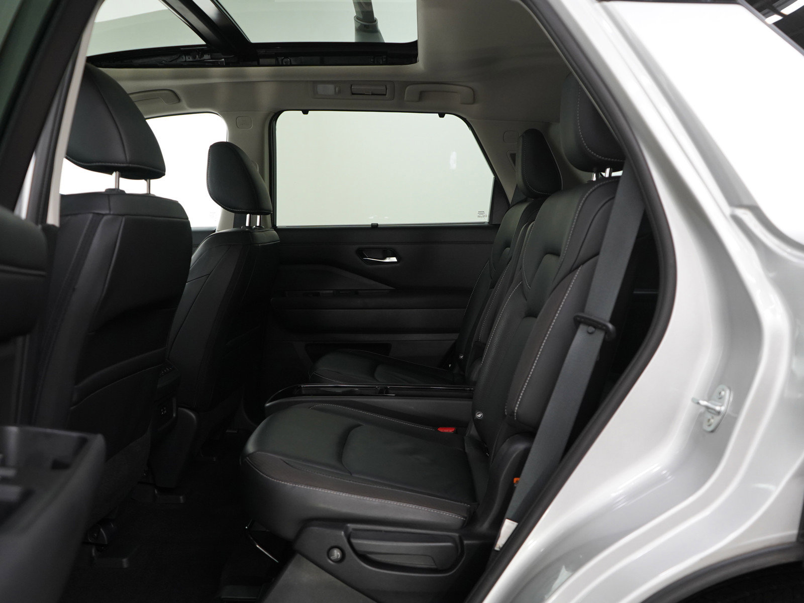 Used 2023 Nissan Pathfinder SL w/ SL Premium Package image 18