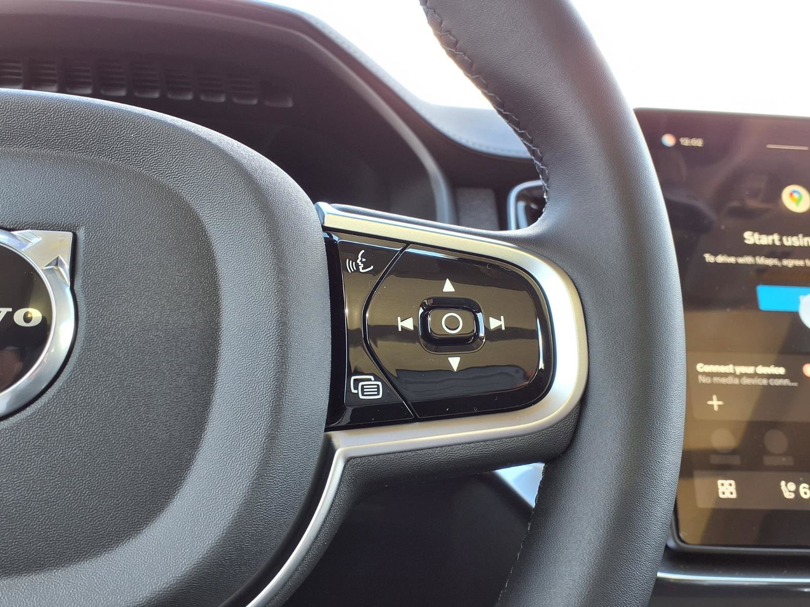 New 2026 Volvo XC90 B6 Plus w/ Protection Package Premier image 16