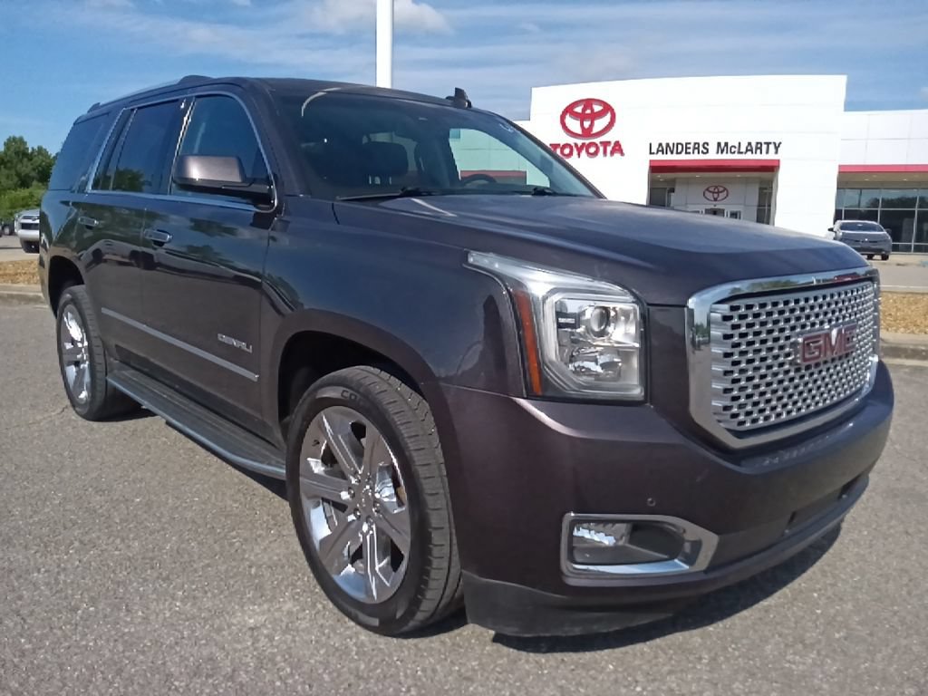 Used 2017 GMC Yukon Denali w/ Open Road Package AWD/4WD image 1