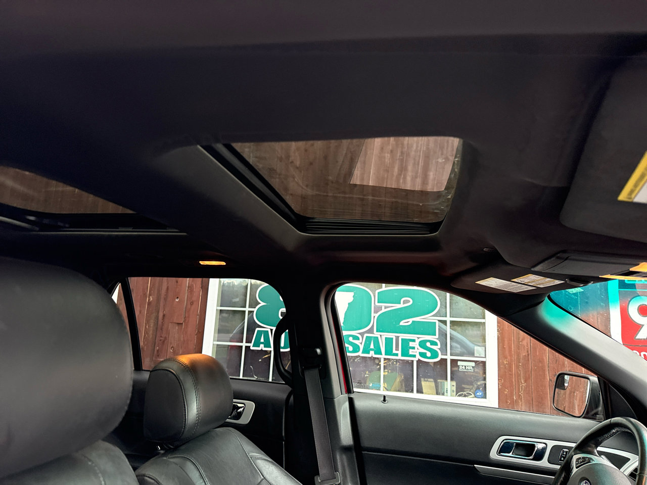 Used 2015 Ford Explorer XLT w/ Equipment Group 202B image 11