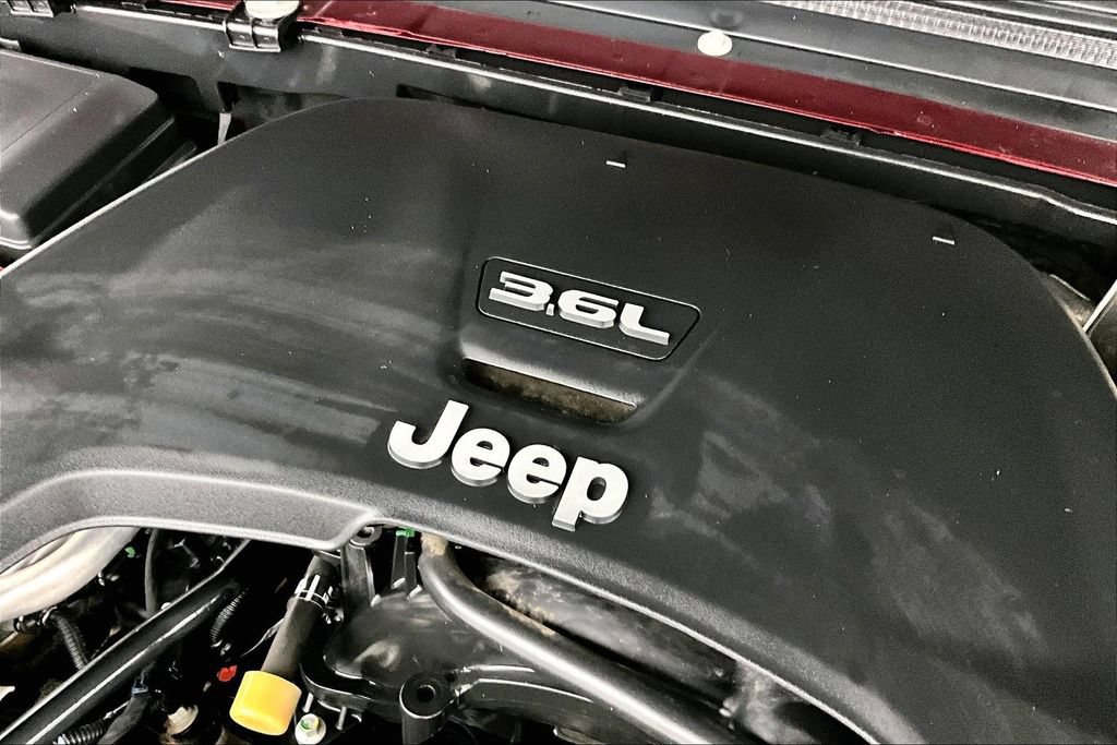 Used 2021 Jeep Gladiator Overland AWD/4WD image 40