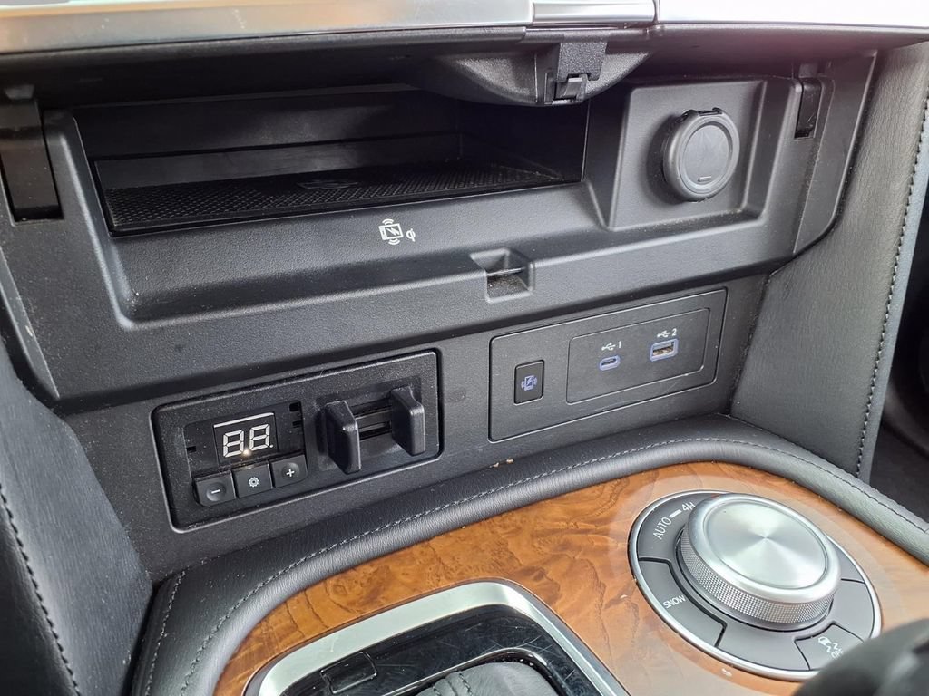 Used 2024 Nissan Armada SL w/ Captain's Chairs Package AWD/4WD image 10