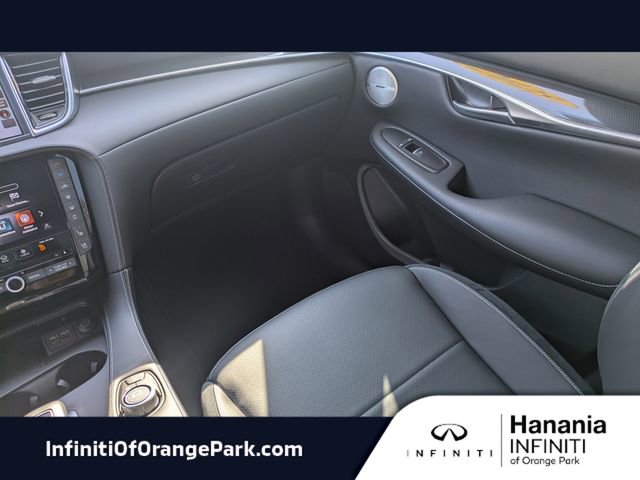 Used 2025 INFINITI QX50 Sport image 18