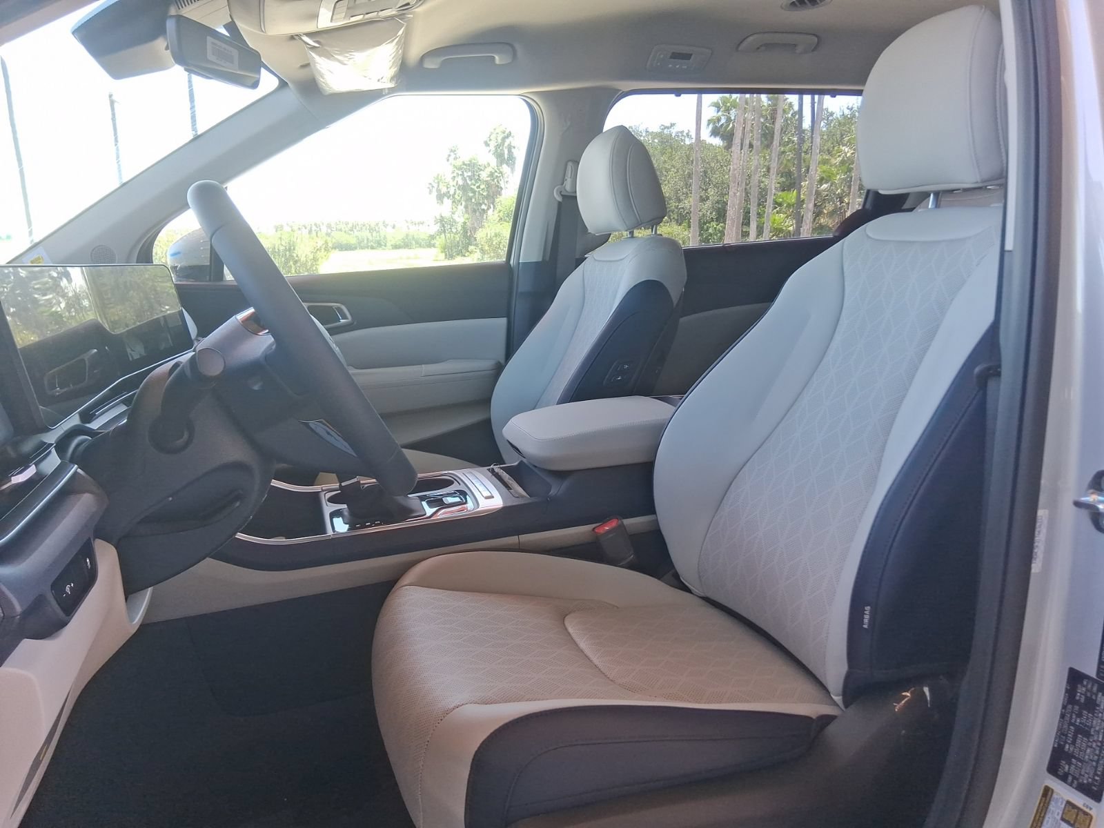New 2026 Kia Carnival EX FWD image 18