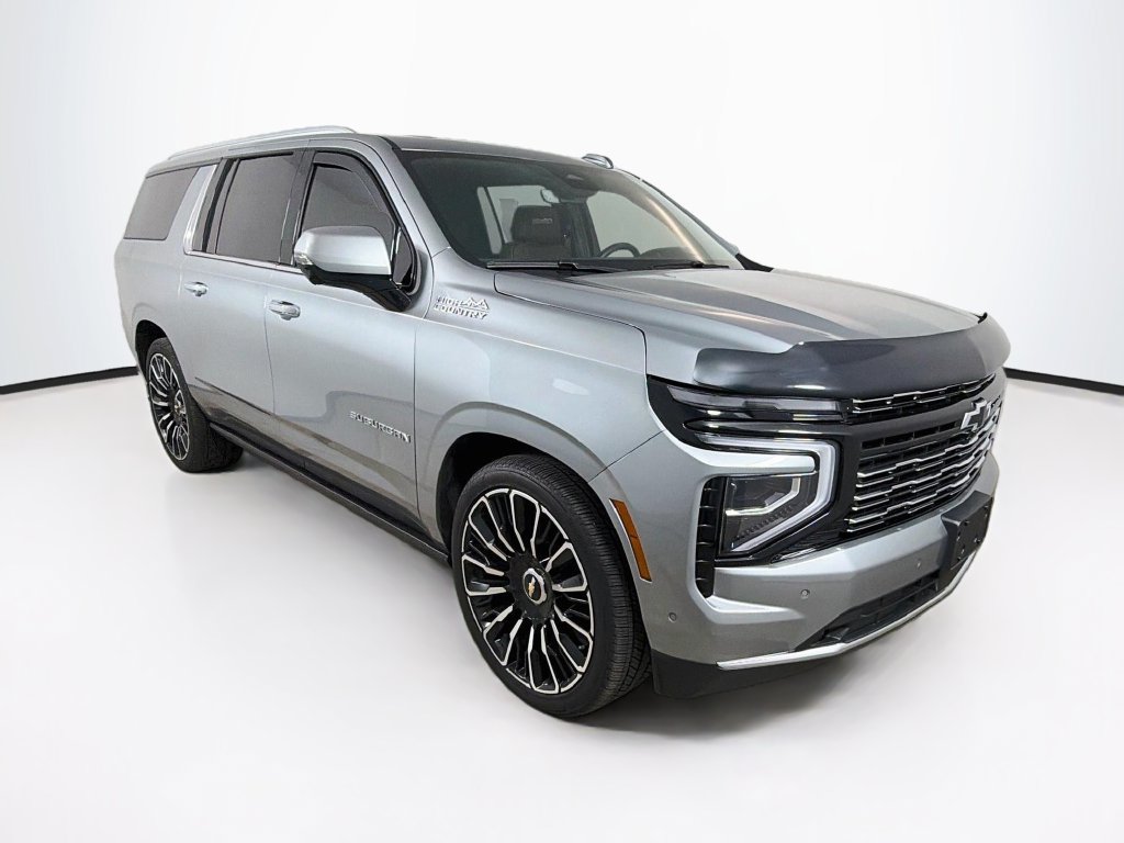 Used 2026 Chevrolet Suburban High Country AWD/4WD image 3