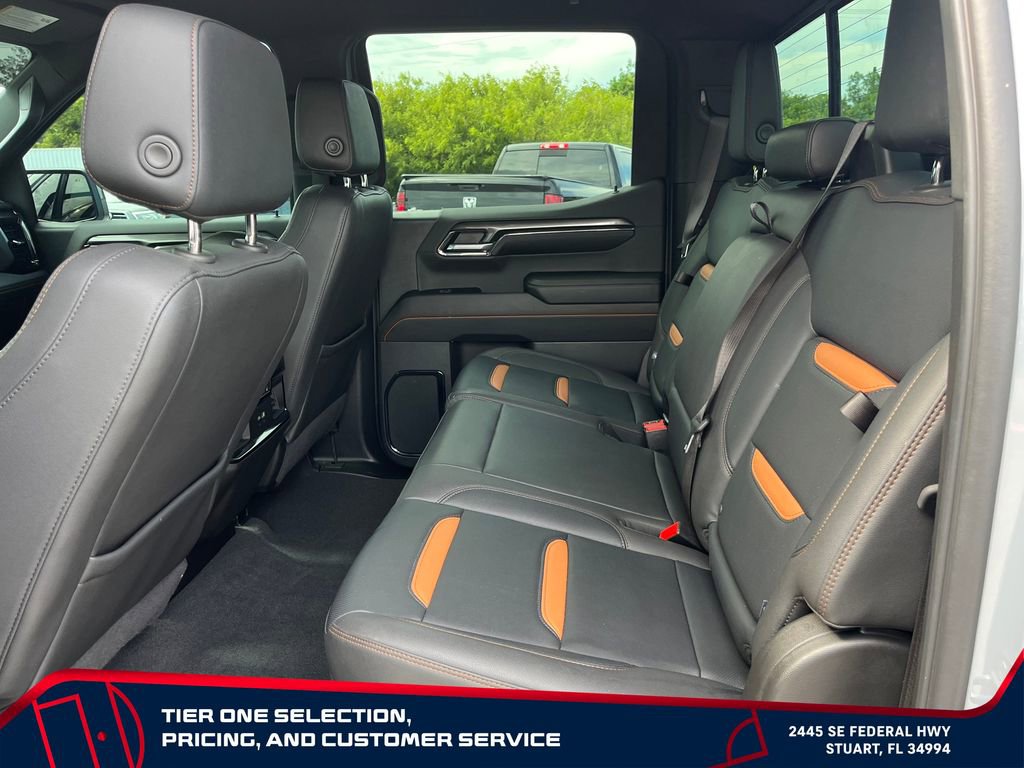 Used 2024 GMC Sierra 1500 AT4 w/ Technology Package AWD/4WD image 11