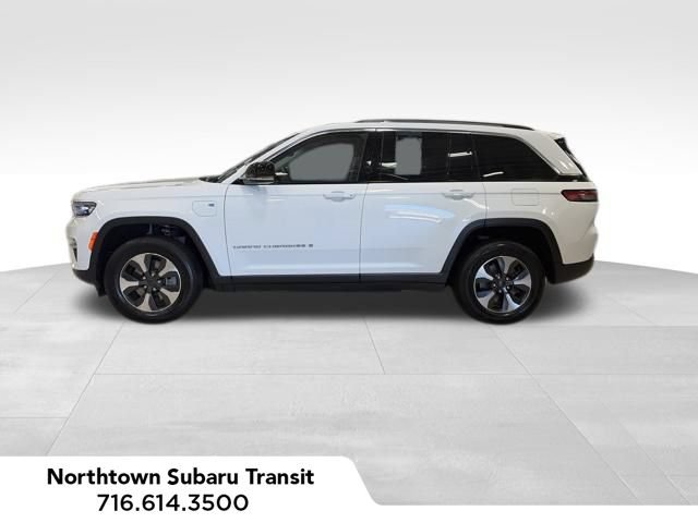 Used 2023 Jeep Grand Cherokee 4WD 4xe image 2
