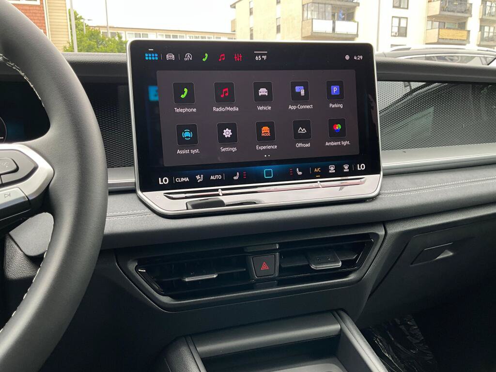 New 2026 Volkswagen Tiguan SE AWD/4WD image 18