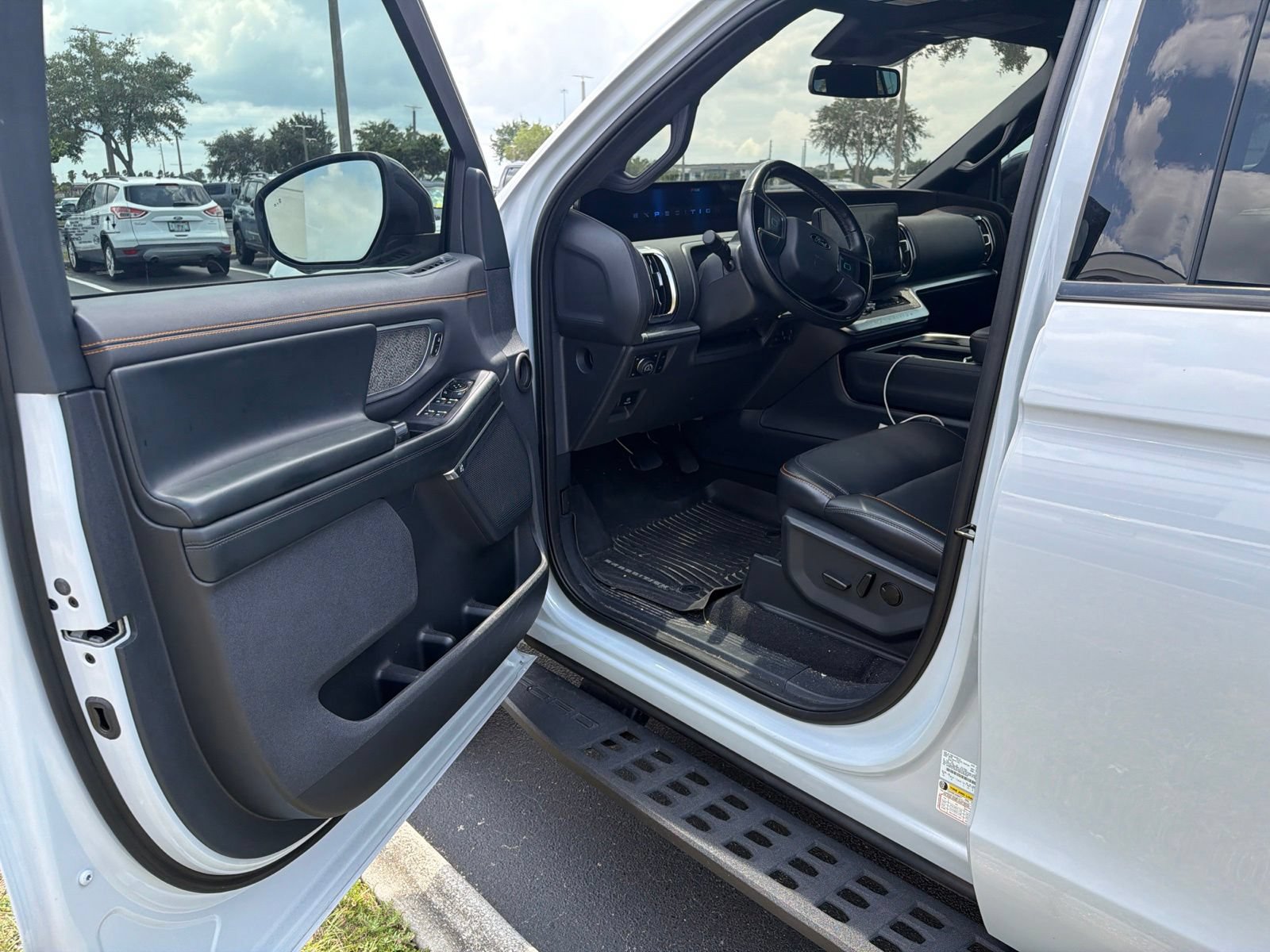 Certified 2025 Ford Expedition Tremor AWD/4WD image 4