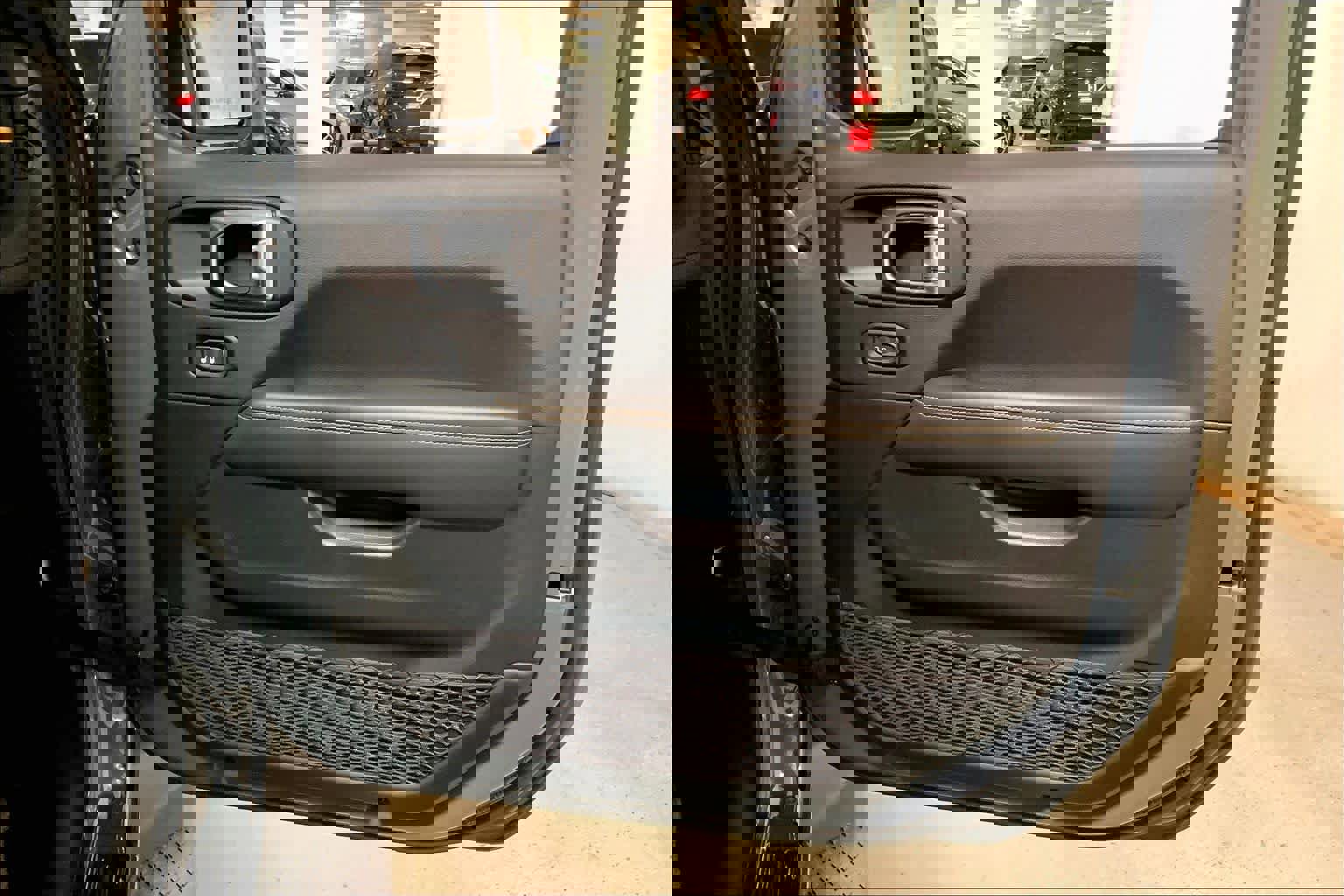 Used 2025 Jeep Gladiator Sport w/ Premium Package image 22