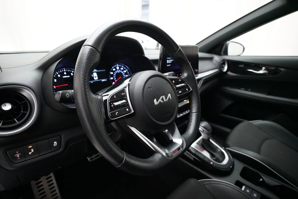Used 2024 Kia Forte GT-Line w/ GT-Line Premium Package image 8