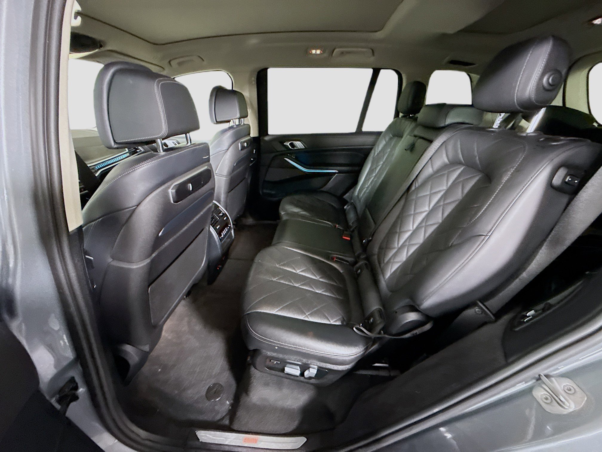 Used 2023 BMW X7 xDrive40i w/ Premium Package image 25