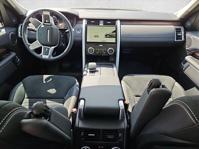 Used 2024 Land Rover Discovery S AWD/4WD image 19