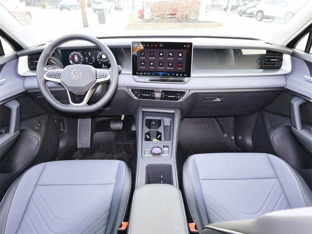 New 2026 Volkswagen Tiguan SE image 17