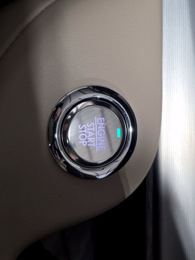 Used 2024 Lincoln Aviator AWD w/ Premium Package image 37