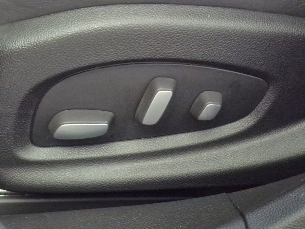 Used 2013 Cadillac XTS Platinum AWD/4WD image 15