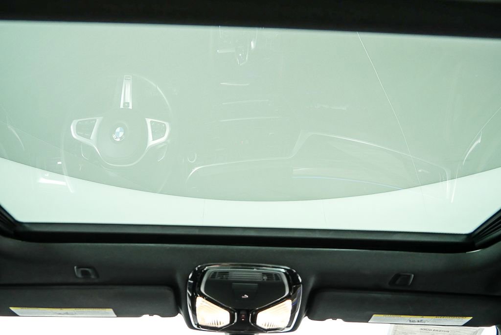 Used 2021 BMW M550i xDrive w/ Executive Package image 22