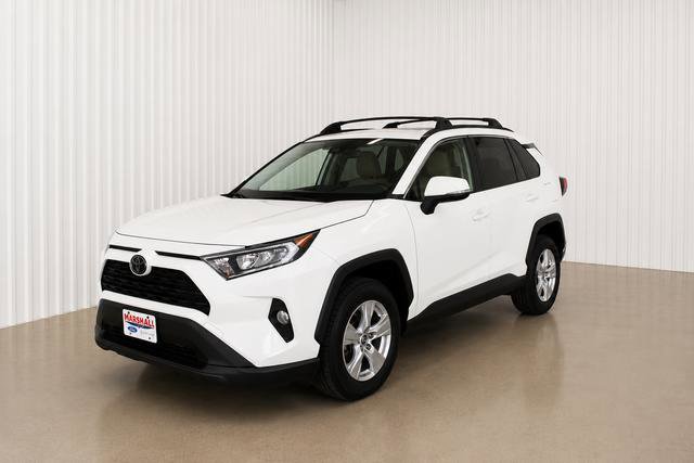 Used 2019 Toyota RAV4 XLE FWD image 3