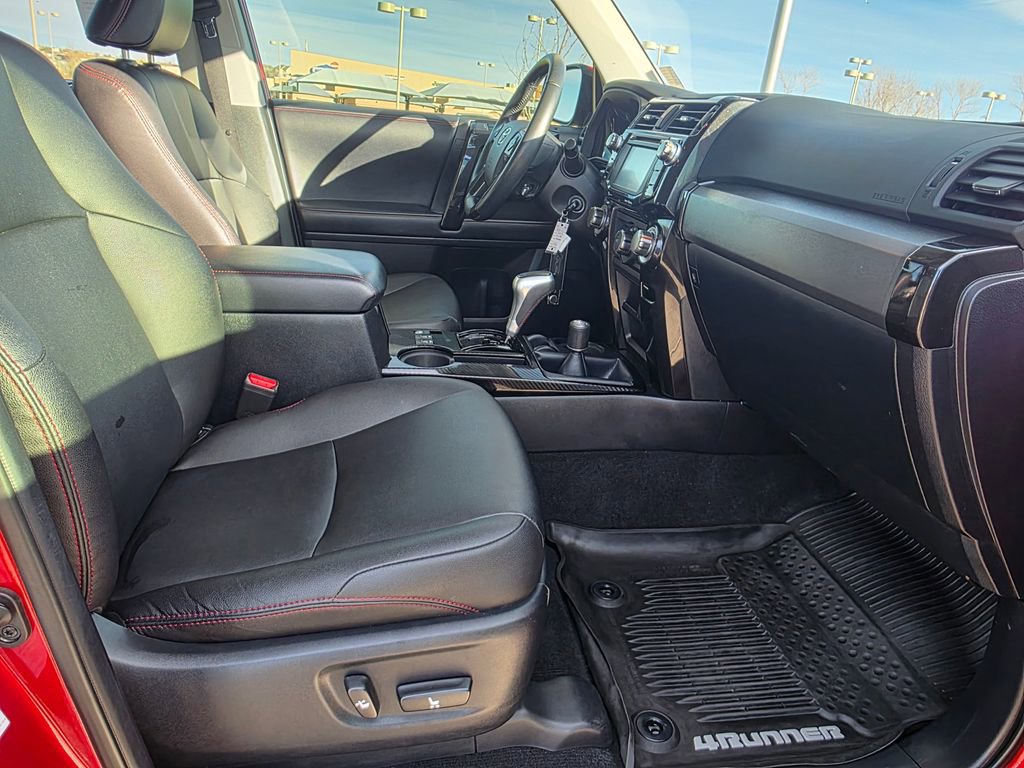 Used 2018 Toyota 4Runner TRD Off-Road Premium image 32