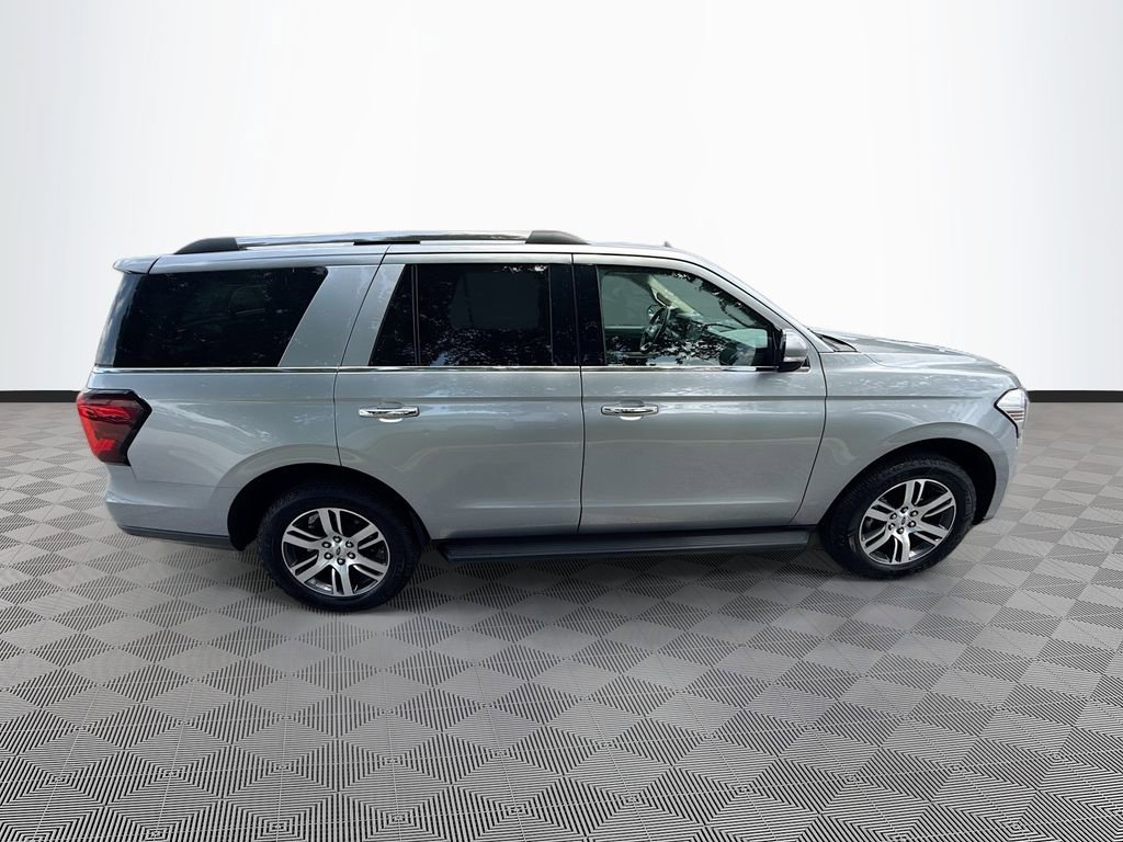 Used 2024 Ford Expedition Limited image 9