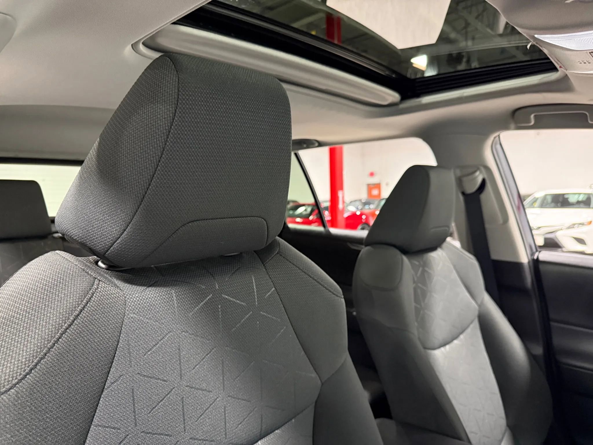 Used 2022 Toyota RAV4 XLE w/ Convenience Package image 49