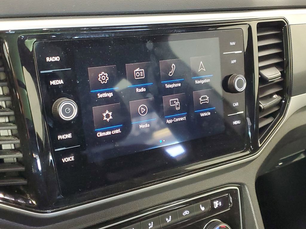 Used 2023 Volkswagen Atlas Cross Sport SEL R-Line image 18