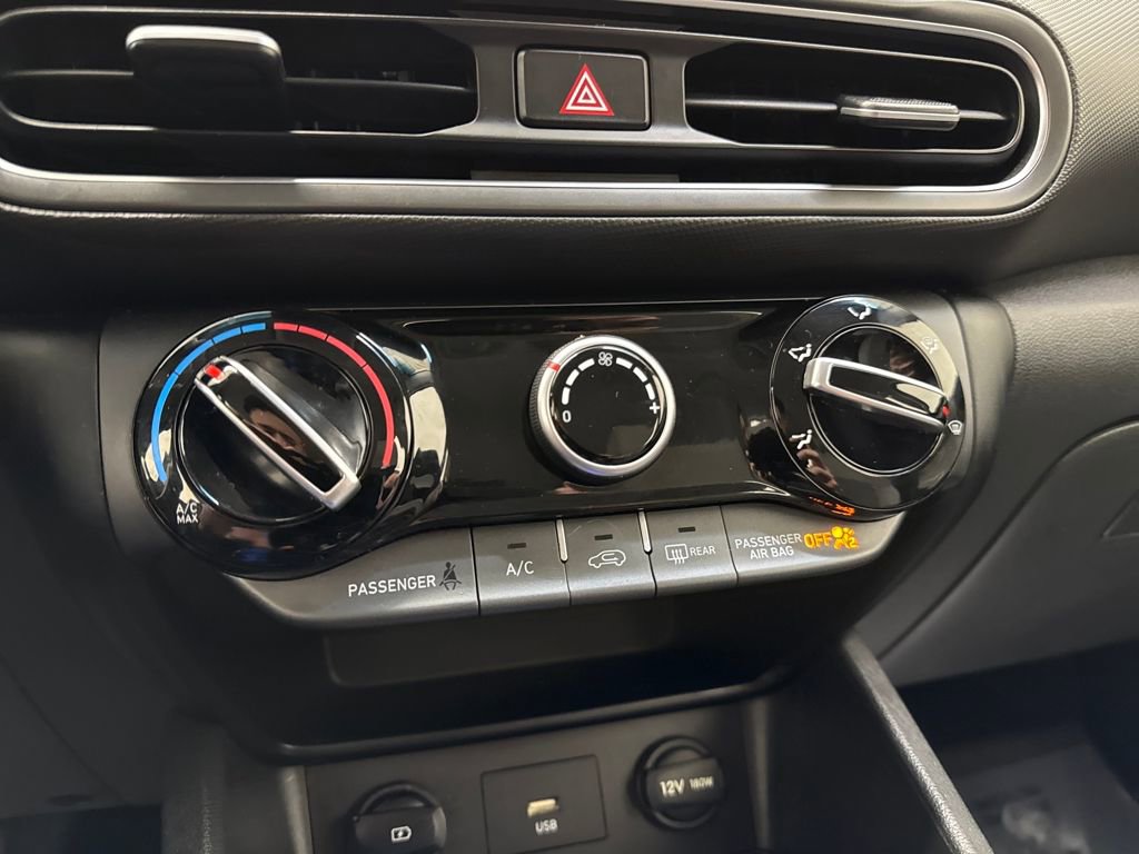 Used 2023 Hyundai Kona SE image 21