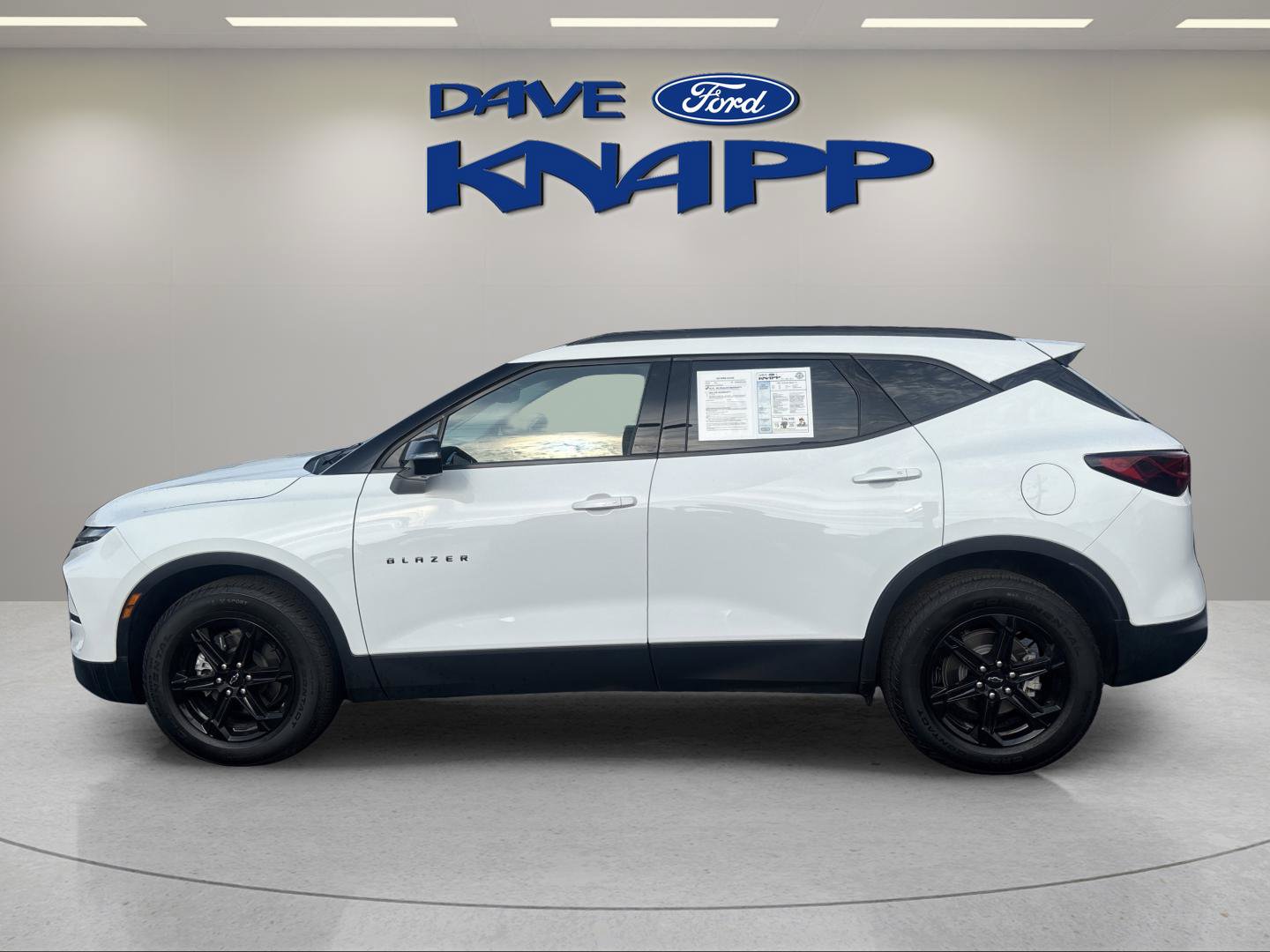 Used 2023 Chevrolet Blazer LT w/ Sound & Technology Package AWD/4WD image 4