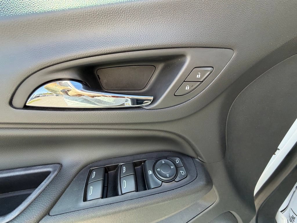 Used 2019 Chevrolet Equinox LT AWD/4WD image 16