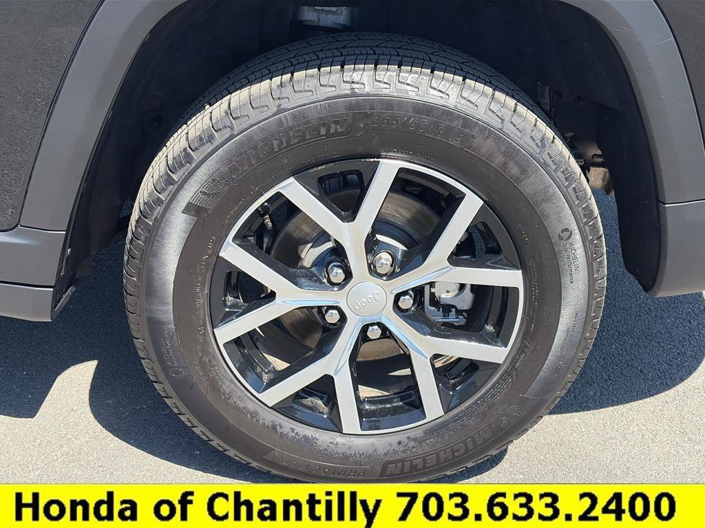 Used 2025 Jeep Grand Cherokee Limited w/ Trailer Tow Package AWD/4WD image 32