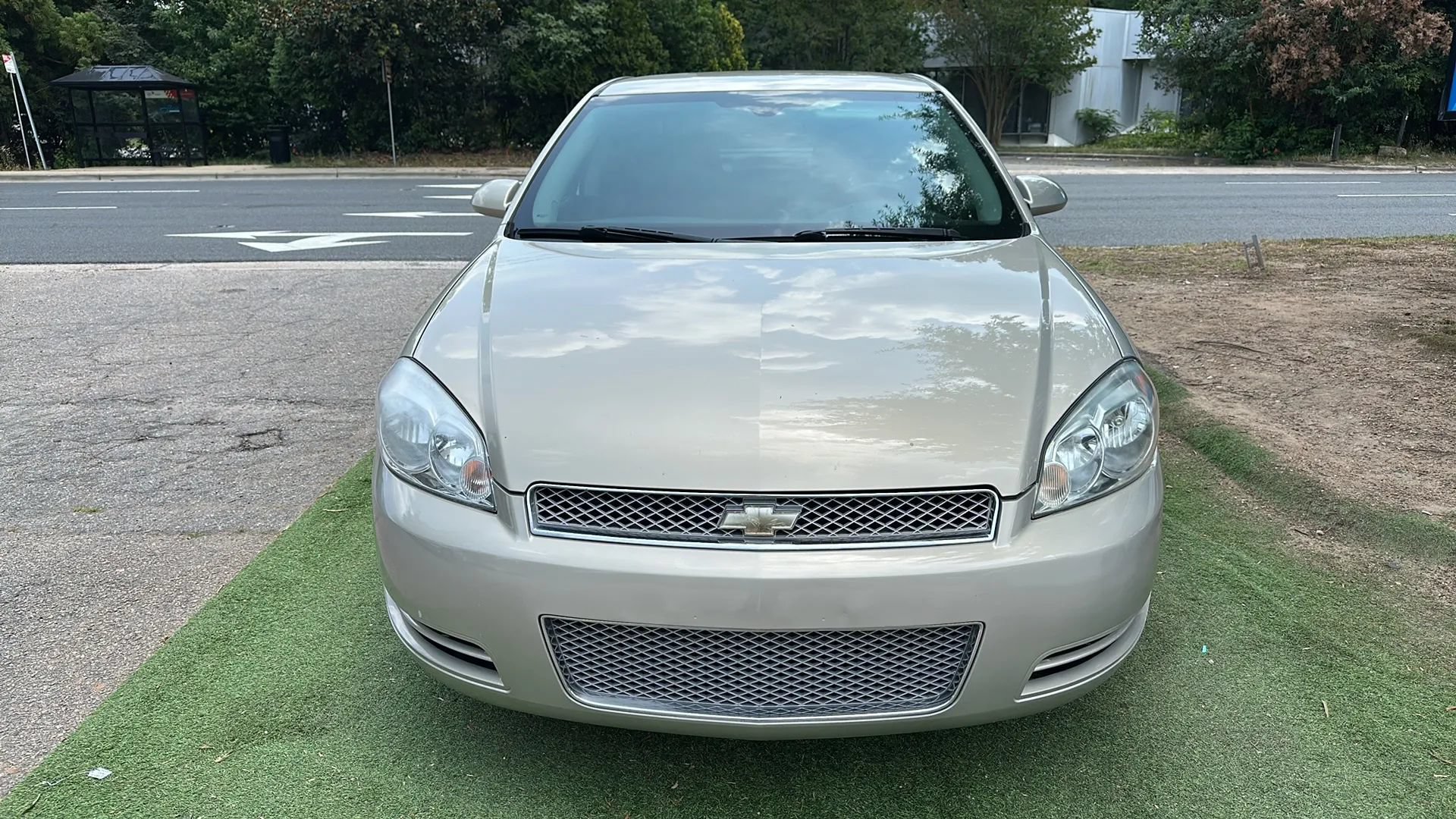 Used 2012 Chevrolet Impala LT FWD image 2