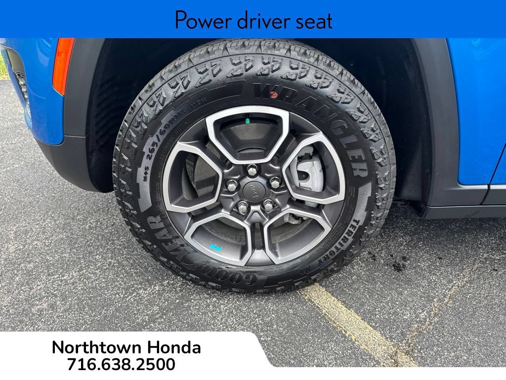 Used 2023 Jeep Grand Cherokee Trailhawk w/ Luxury Tech Group III AWD/4WD image 11