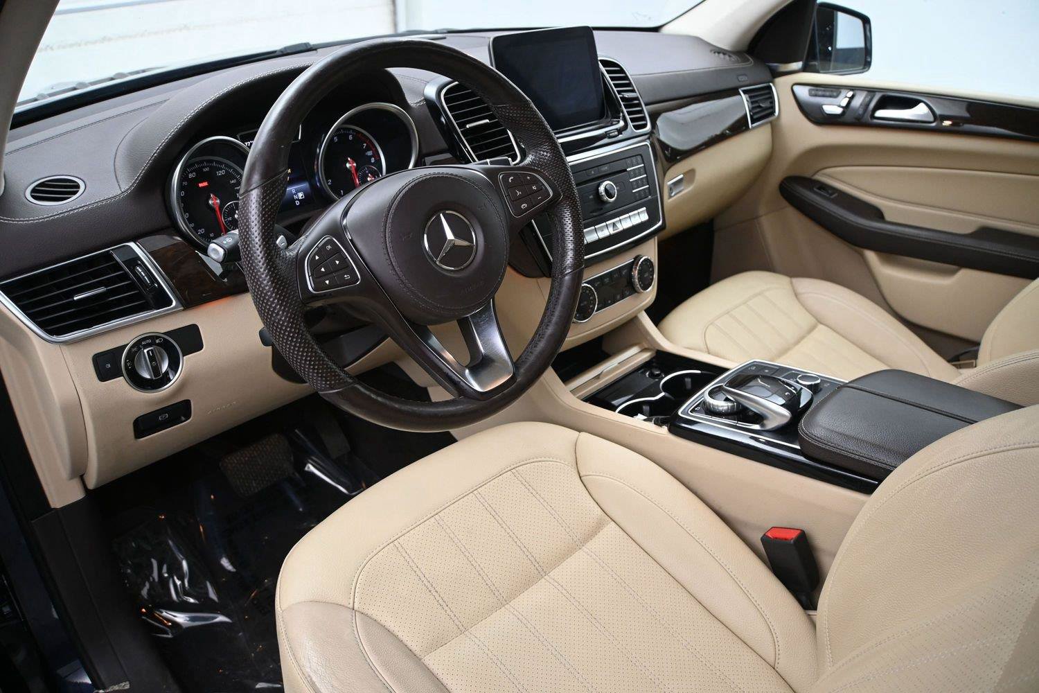 Used 2018 Mercedes-Benz GLS 450 4MATIC image 2