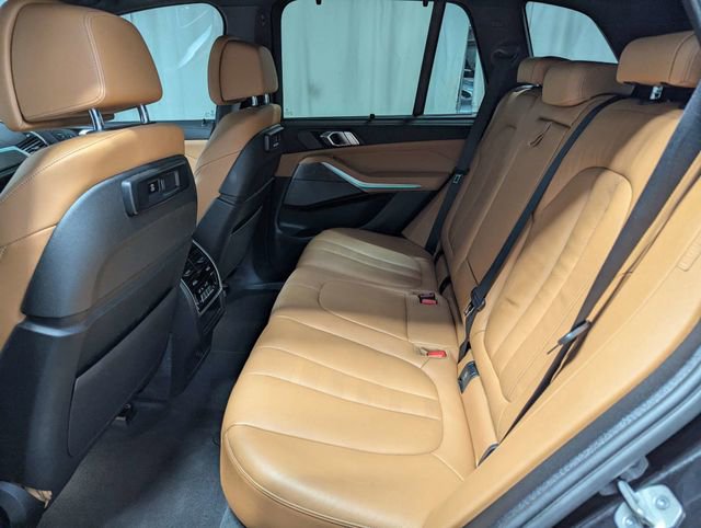 Used 2021 BMW X5 M50i w/ Premium Package AWD/4WD image 9