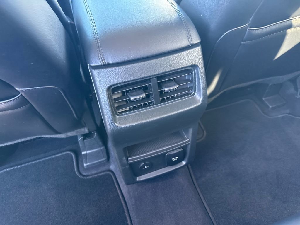 Used 2024 Ford Edge SEL w/ Convenience Package image 17