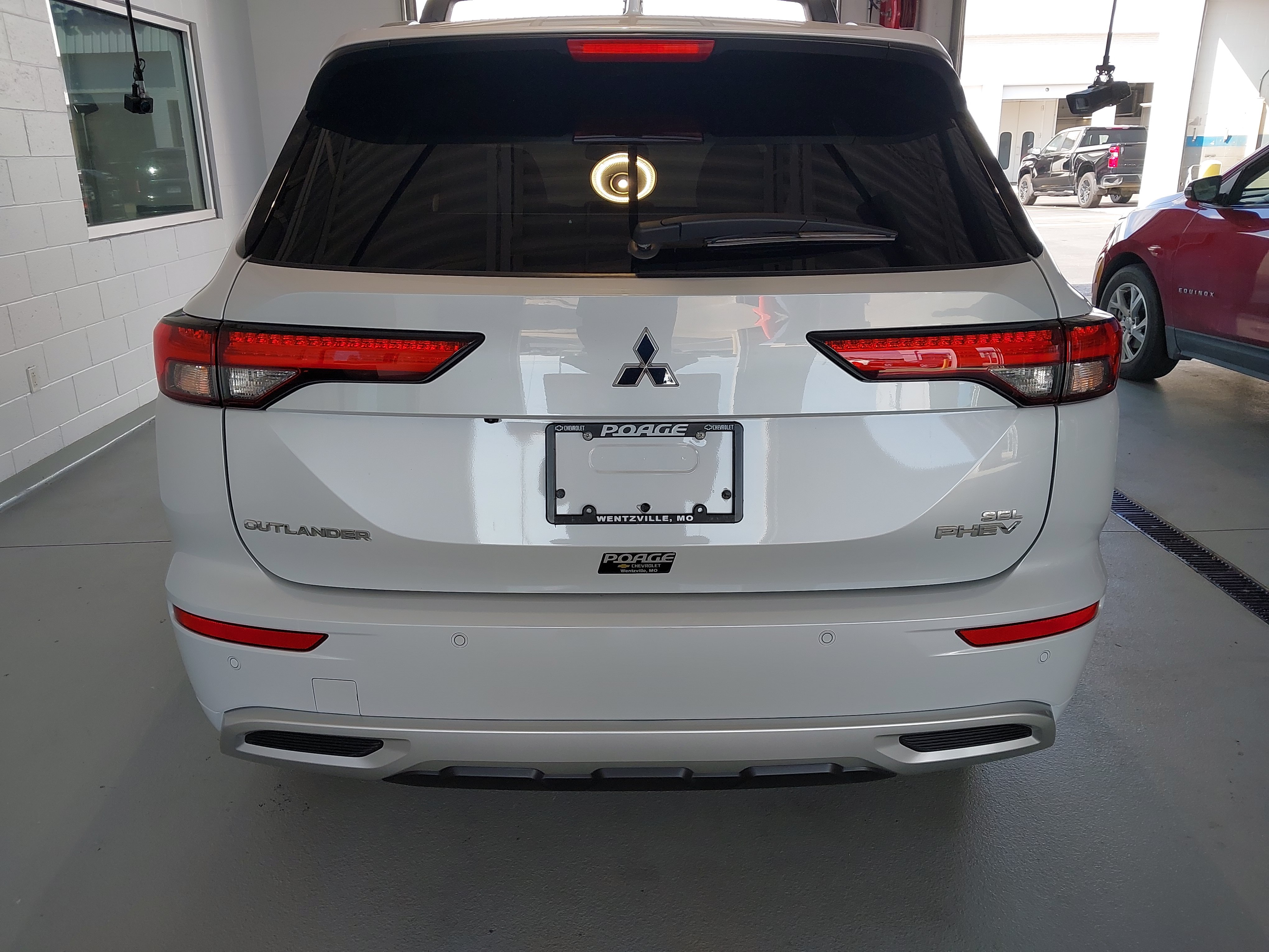 Used 2024 Mitsubishi Outlander 4WD Plug-In Hybrid image 33