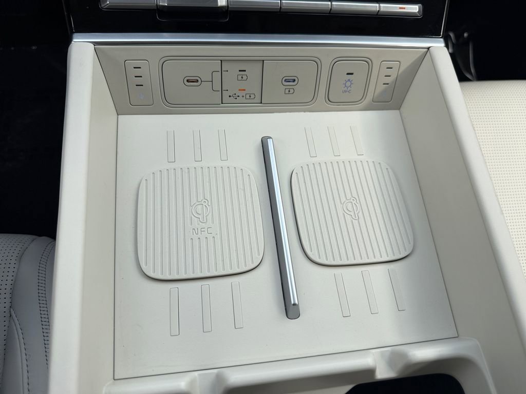 Used 2025 Hyundai Santa Fe Calligraphy image 21