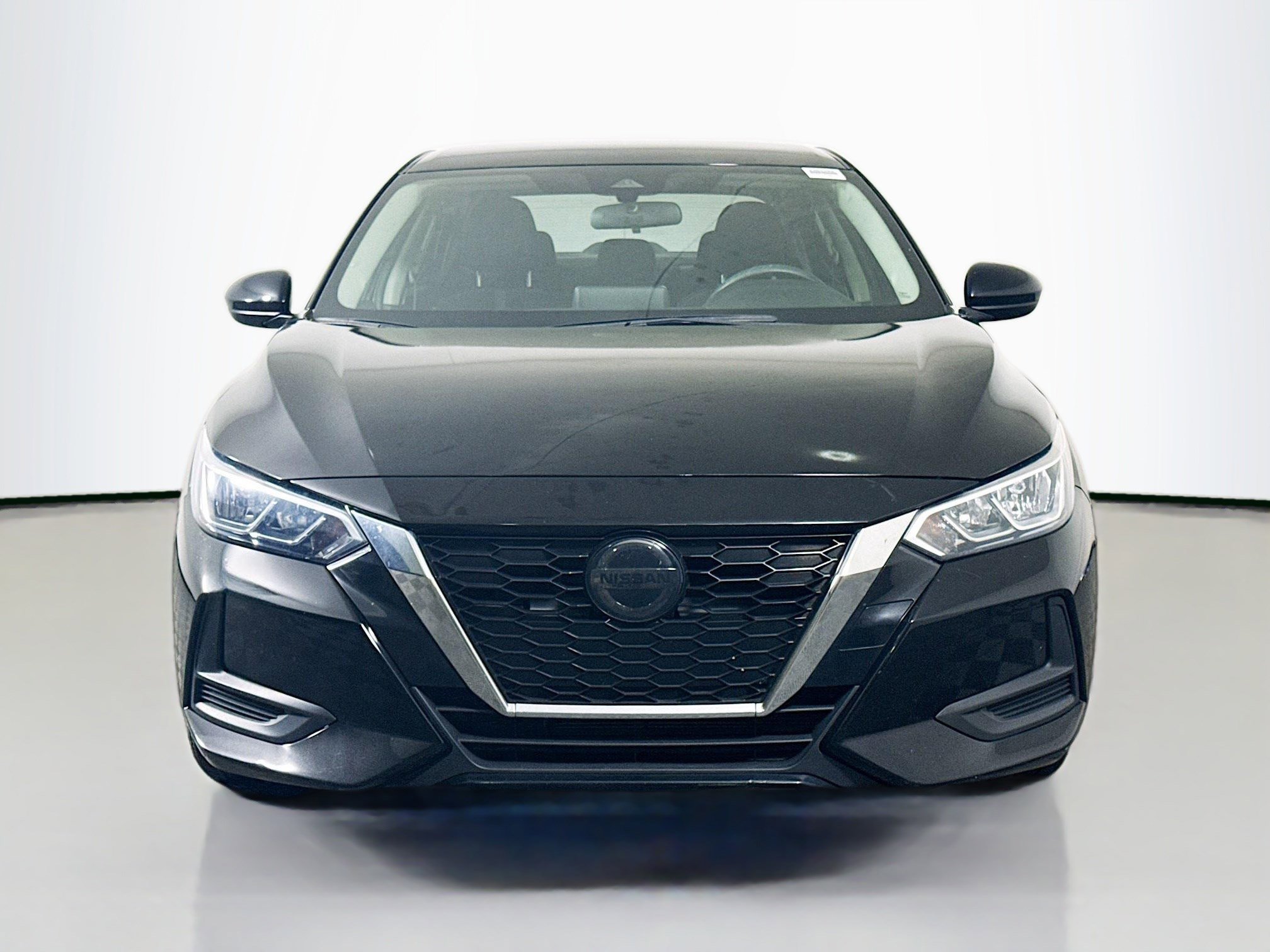 Used 2021 Nissan Sentra SV image 2