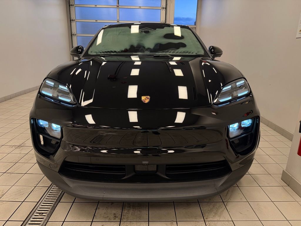 New 2025 Porsche Macan 4S Electric image 10