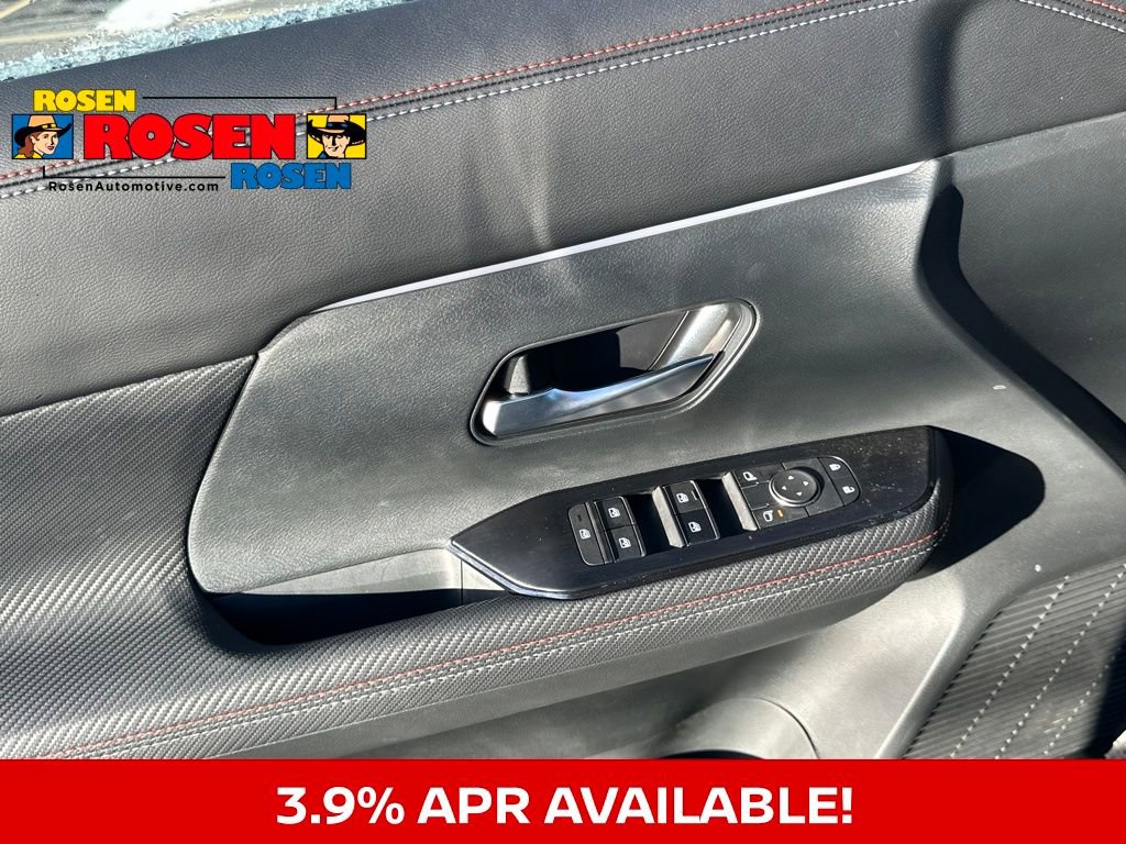 New 2025 Nissan Kicks SR image 8