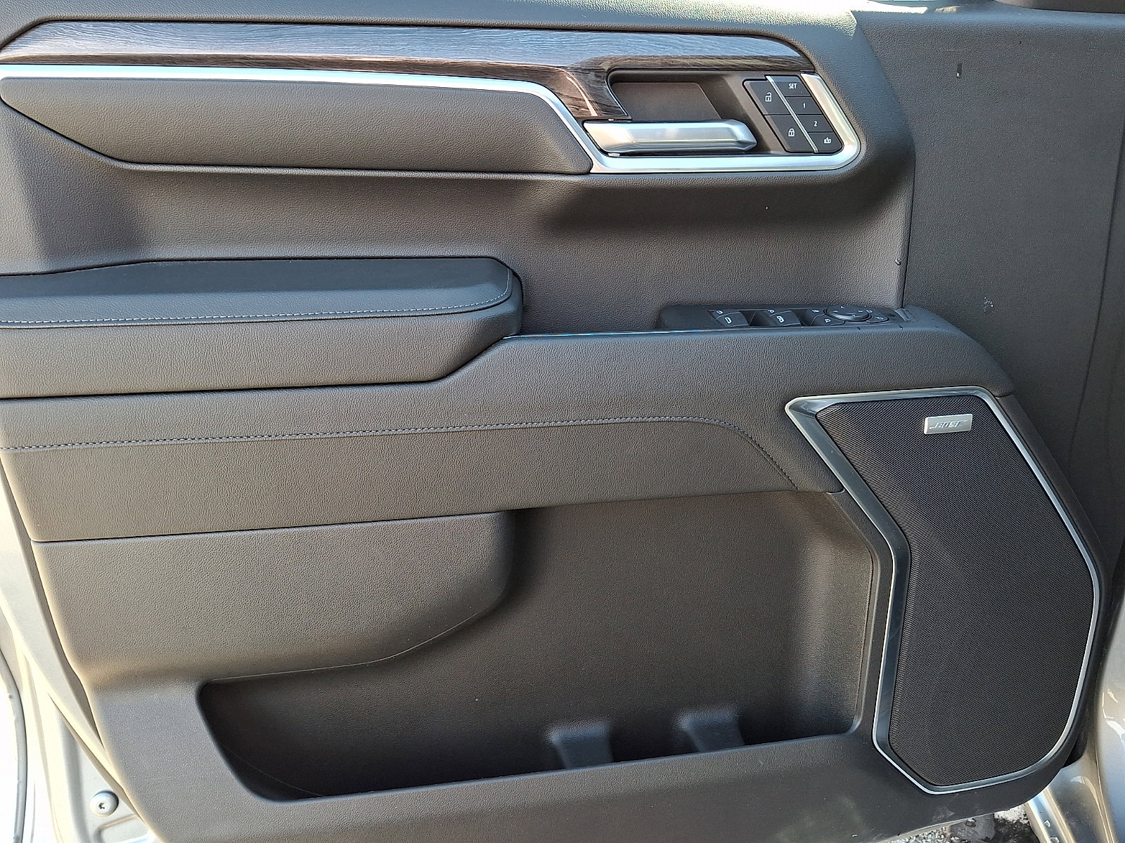 Used 2024 Chevrolet Silverado 1500 LTZ w/ LTZ Premium Package image 12