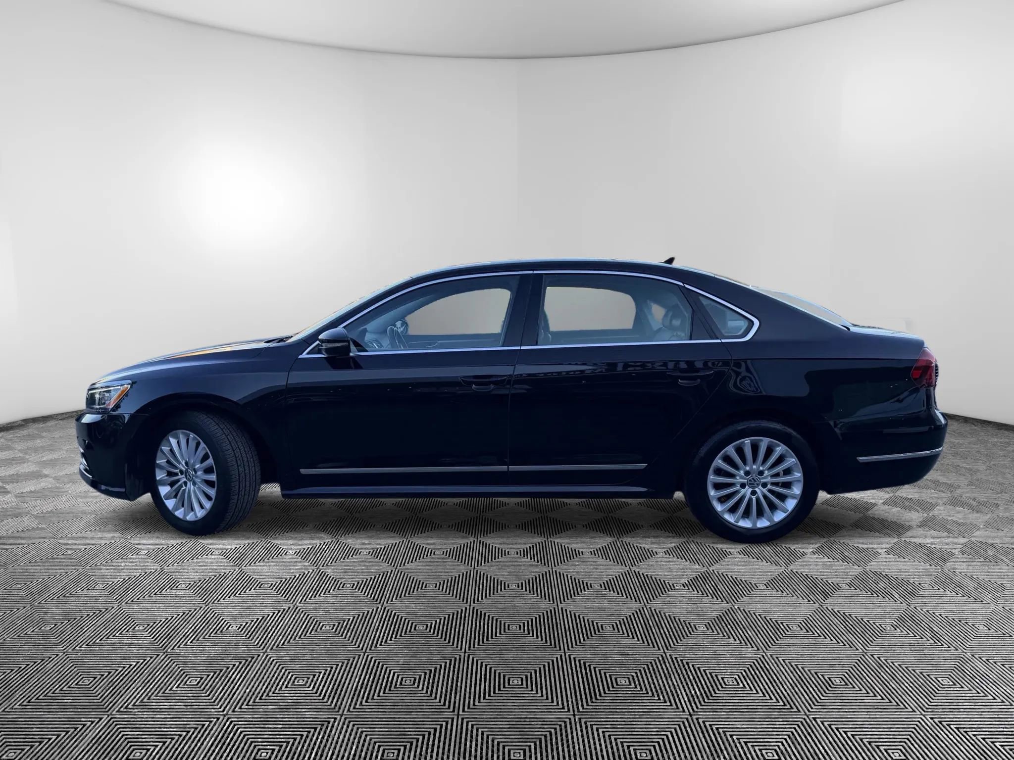 Used 2017 Volkswagen Passat 1.8T SE w/ SE Lighting Package image 9