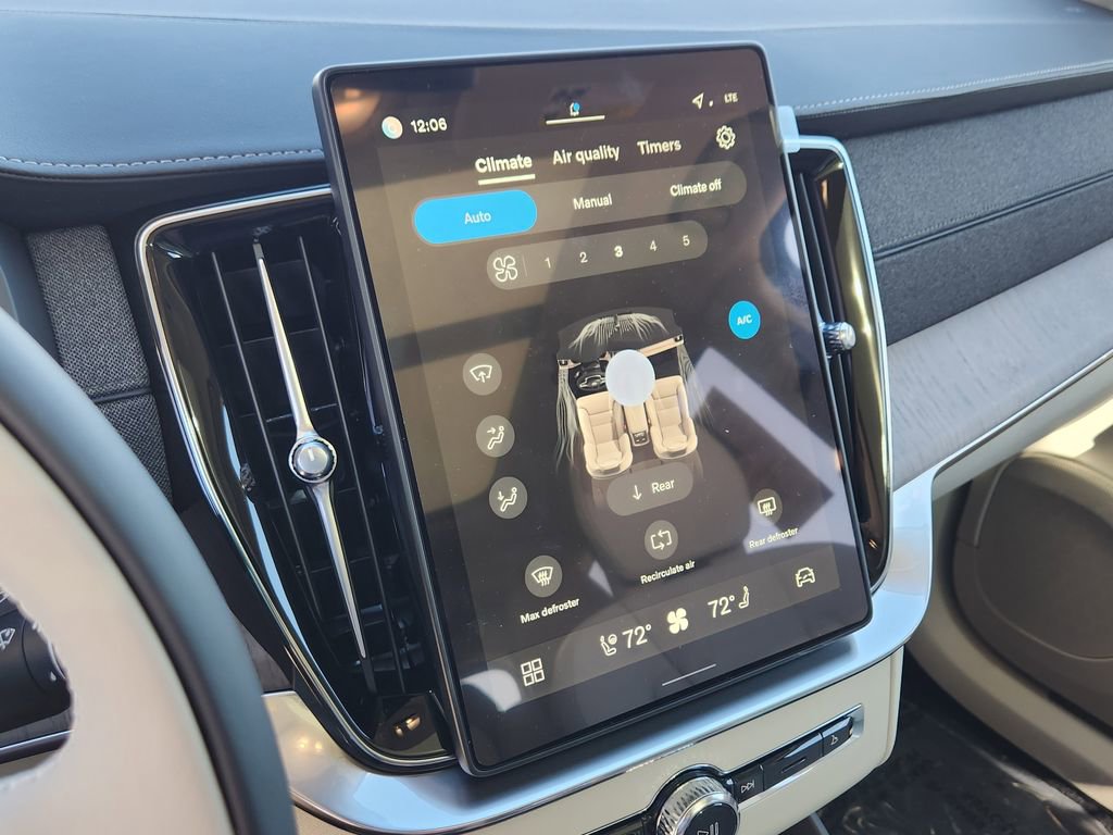 New 2026 Volvo XC90 T8 Ultra w/ Protection Package Premier image 9