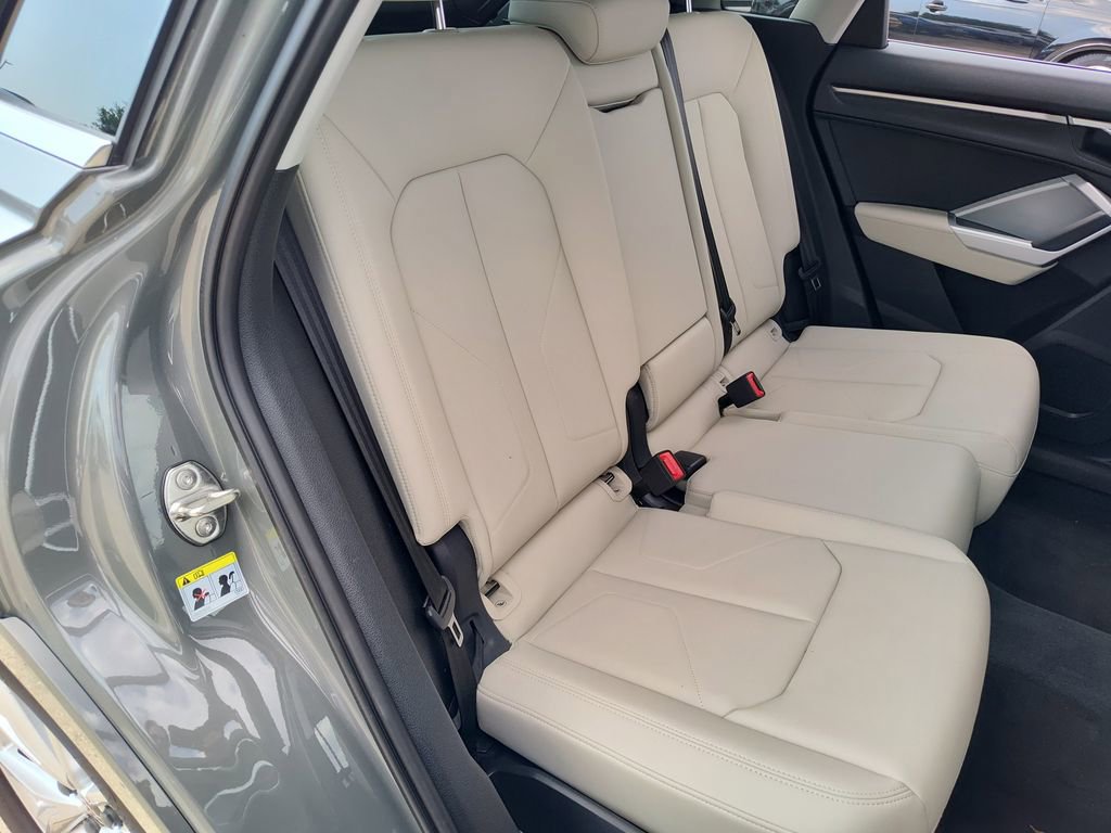 Used 2025 Audi Q3 2.0T Premium w/ Convenience Package AWD/4WD image 35
