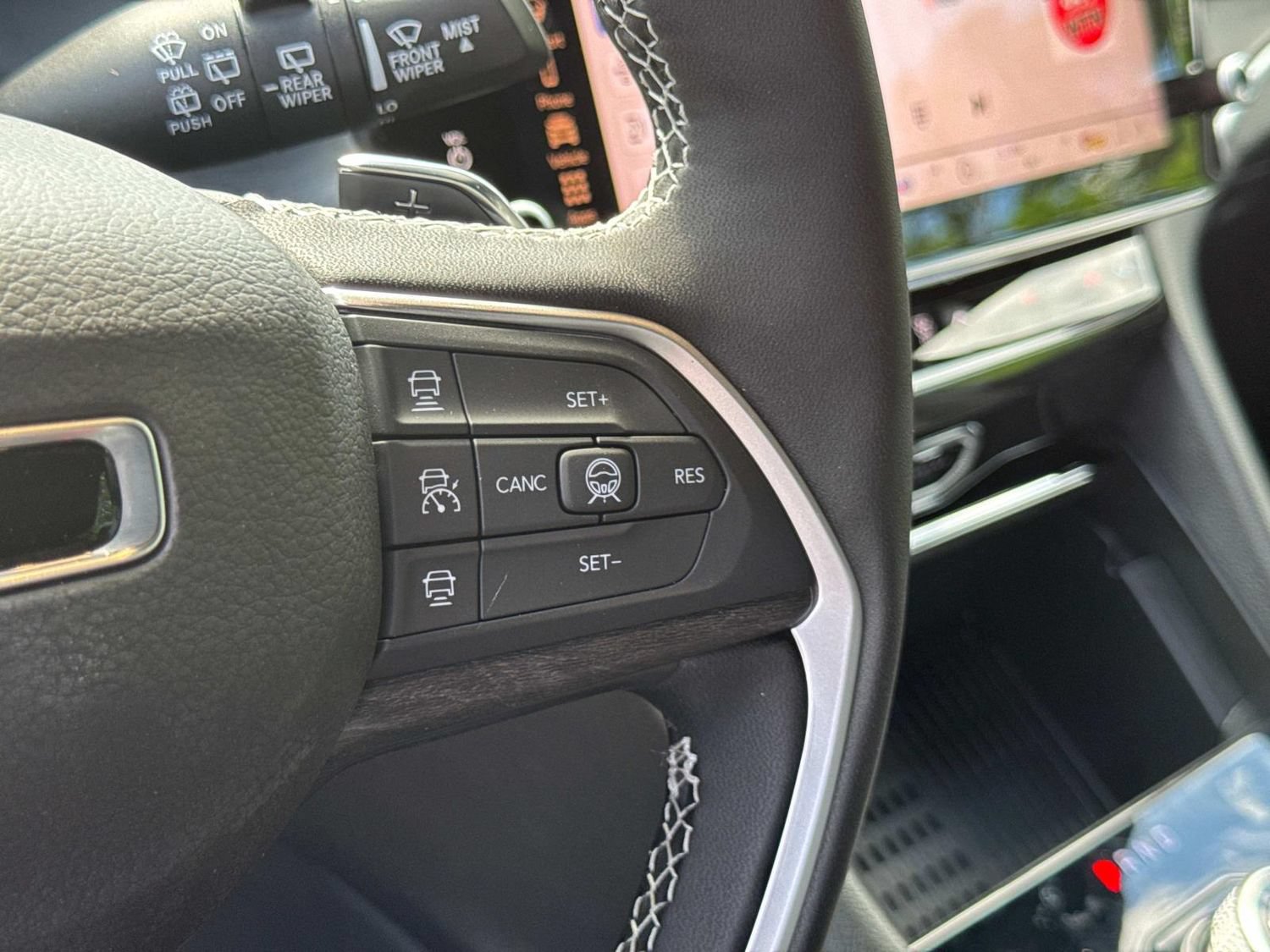 New 2026 Jeep Grand Cherokee L Limited AWD/4WD image 32