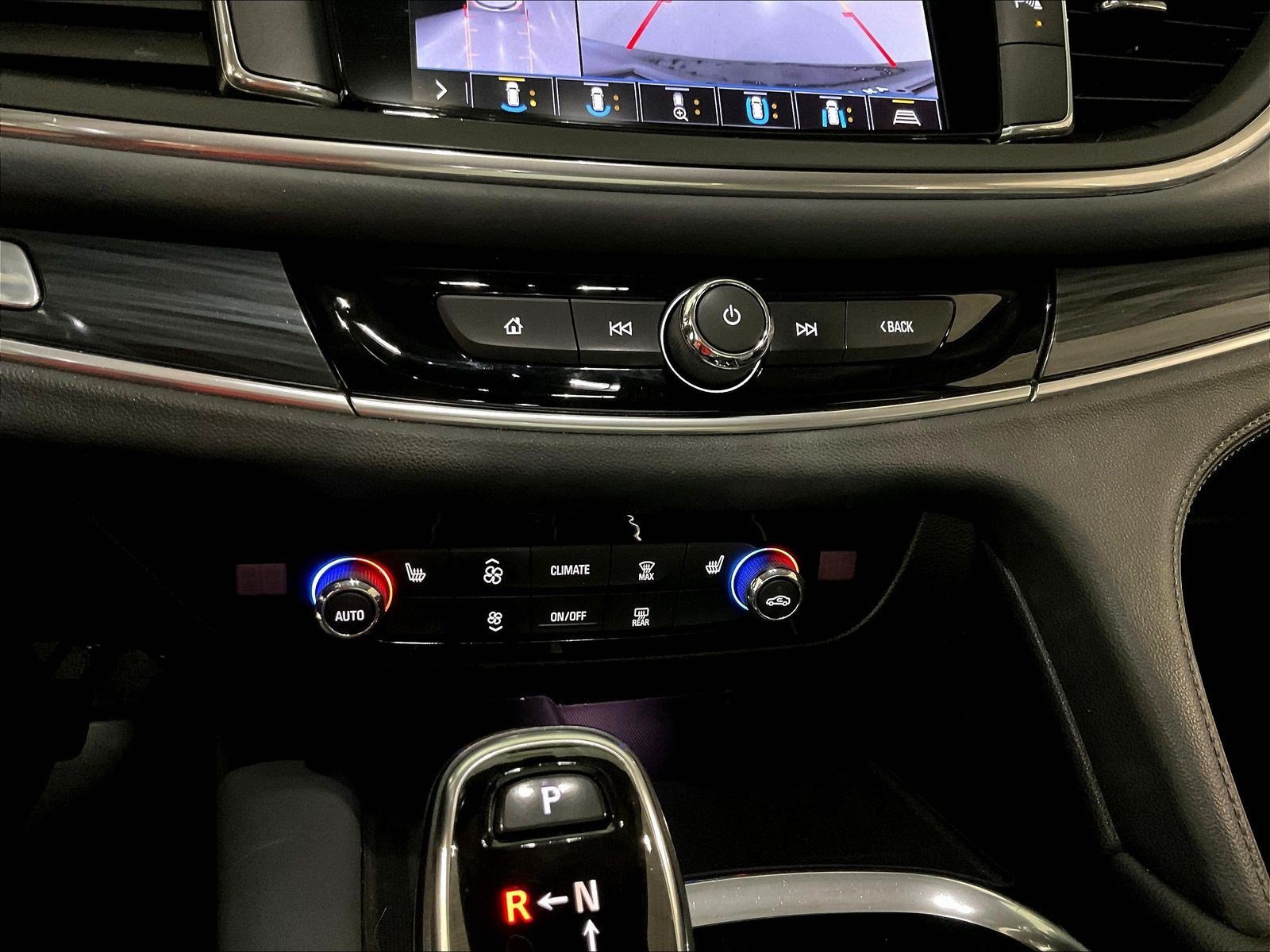 Used 2020 Buick Enclave Essence w/ Sound and Sites Package FWD image 15