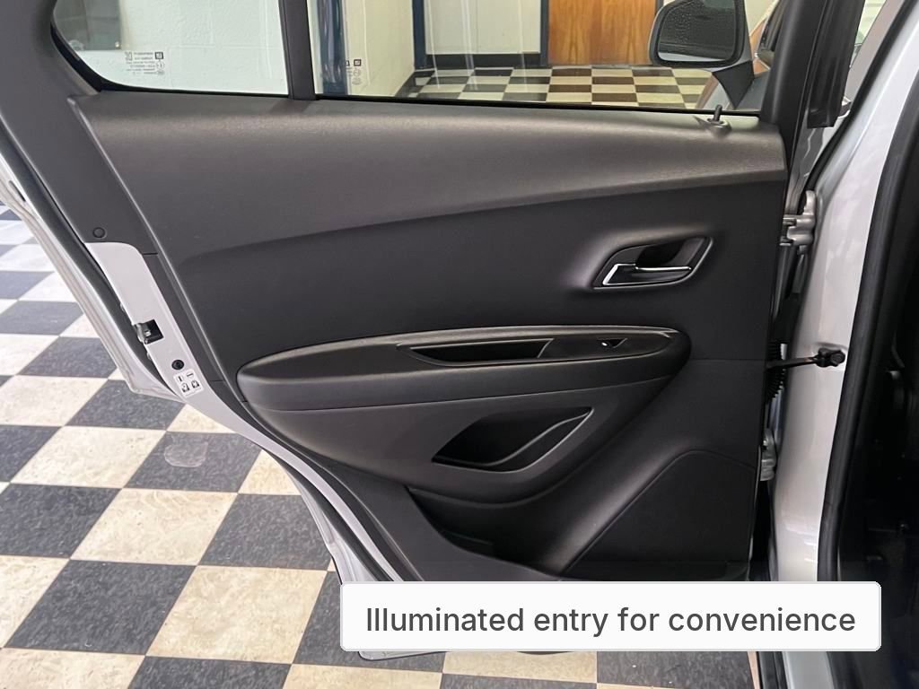 Used 2022 Chevrolet Trax LS w/ Tint and Cruise Package image 38