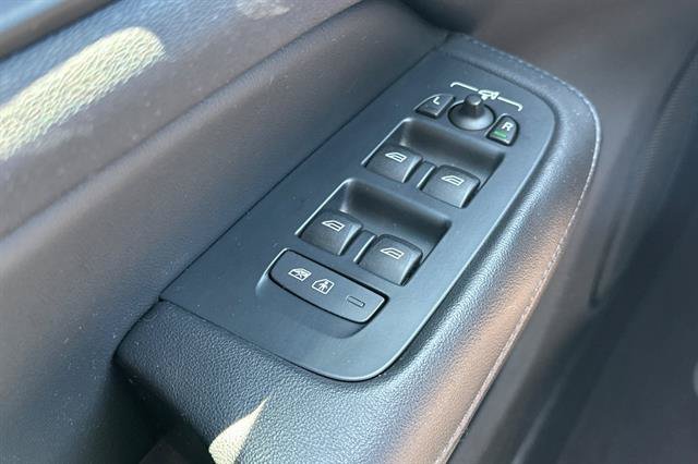 Certified 2025 Volvo S60 B5 Plus FWD image 11